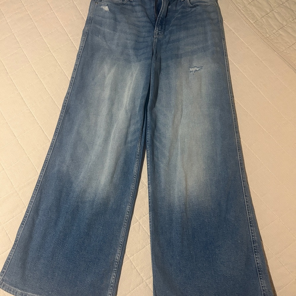 Good American Flare Jeans in Light Blue
